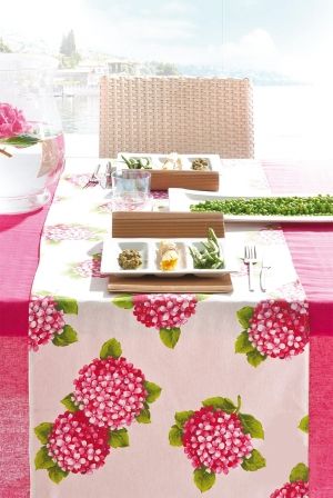 Tablecloth center with flowers