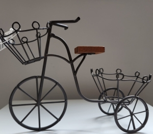 Decorative metal bike